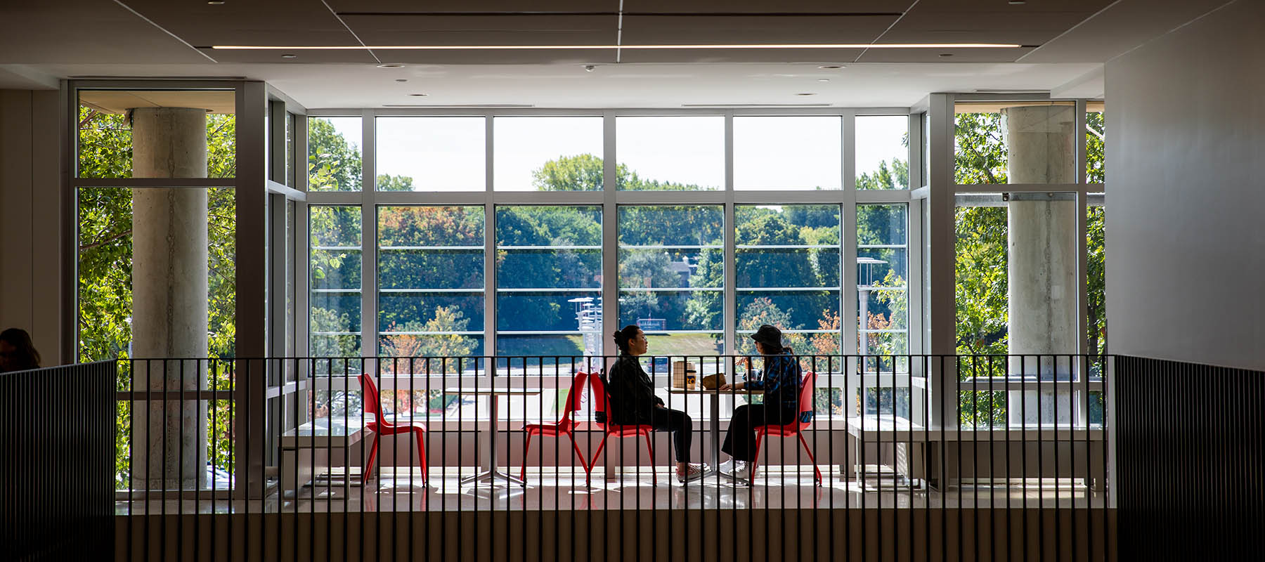 Two students discuss financial aid.